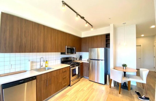 Sidney Apartment | Charming New Condo with Family-Friendly Amenities