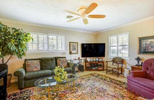 College Station House | Comfortable Bryan Home with Deck Near Kyle Field