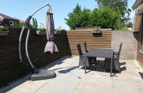 Municipality of Opmeer House | Cozy Bungalow 8p with Pool Near Beach and Amsterdam