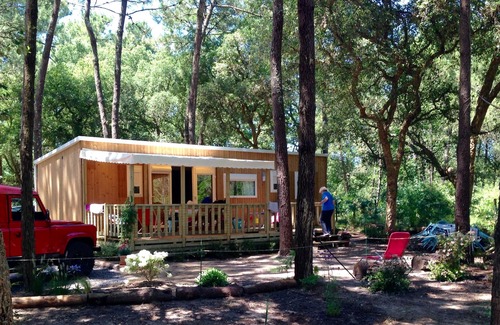 Ondres Cabin | Lovely Cabin, Sleeps 8 people, Beautiful Swimming Pool, Walk to Atlantic Beach!