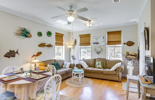 Carrabelle House | Serene Carrabelle Retreat with Lake Views & Pool Access