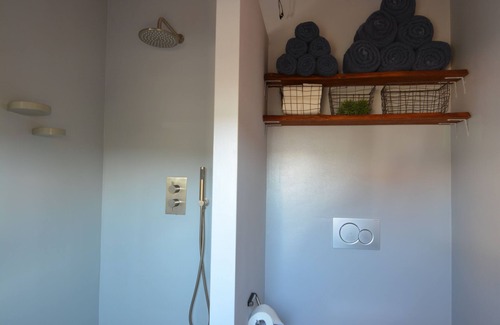 Castilenti House | Serene Casetta with Panoramic Mountain Views and Spa
