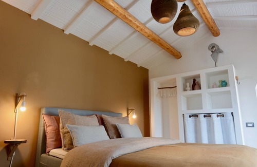 Castilenti House | Serene Casetta with Panoramic Mountain Views and Spa