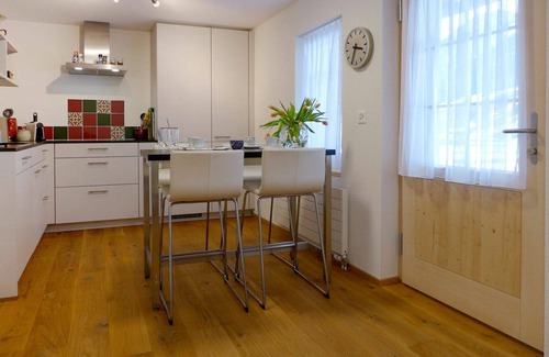 Schwenden Apartment | Inviting Apartment for 4 with WIFI, TV, and Scenic Views