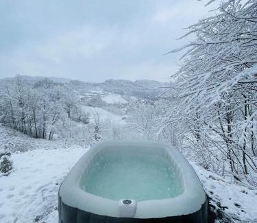 Sepetari Ski Chalet | Charming Chalet with Hot Tub & Family-Friendly Amenities
