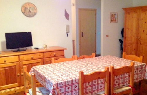 Pera Ski Chalet | Cozy Chalet in Pozza di Fassa with Garden Access