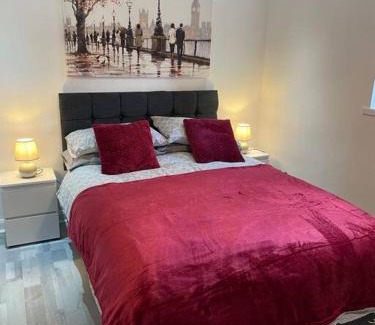 Gilmerton House | Comfortable City Home for Family-Friendly Getaways