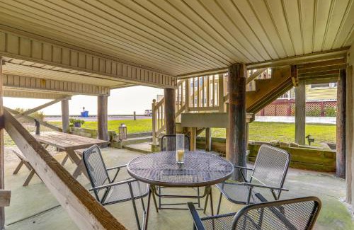 Fortescue House | Lovely Coastal Home By Delaware Bay Walk to Beach
