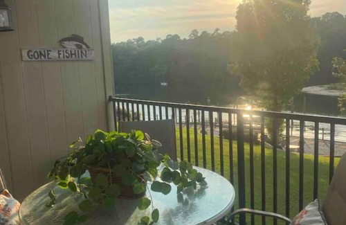 Santee Condo | Beautiful Condo with Pool, Balcony & Lakeside Views