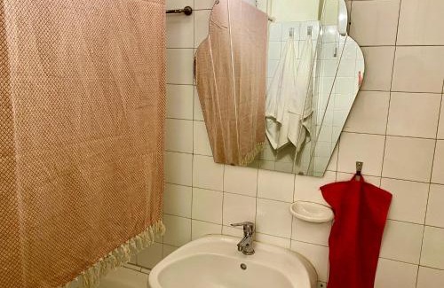 Nemetvolgy Apartment | Charming Art Flat: Pet-Friendly Retreat for Families