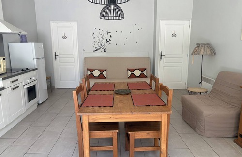 Castellane Villa | Cozy Cottage by Verdon Gorges with Lake View & Pool