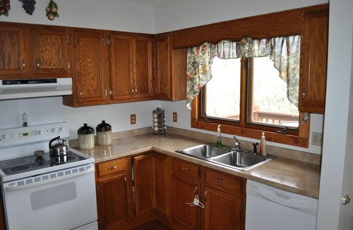 Asheville House | Pet-Friendly Retreat with Pool & Hot Tub Near Downtown