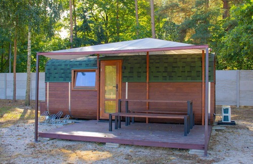 Hradec Kralove House | Inviting Villa Apartment for 4 with WIFI, A/C & Pets Welcome