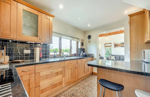 Llansadwrn Cottage | Lovely detached cottage situated in the Carmarthenshire countryside.