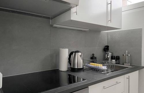 Osnabrueck Apartment | Cozy Double Bed Studio with Breakfast & Kitchen Amenities