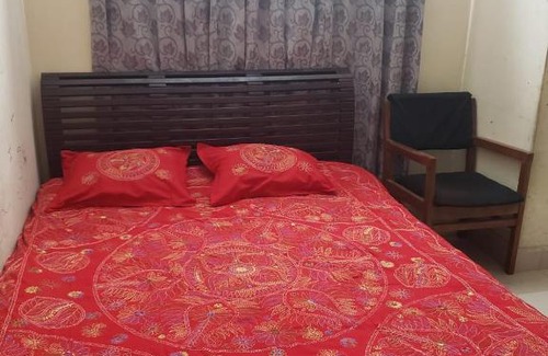 Dhaka House | Comfortable Double Bedroom Near Dhaka Airport - 8/10 Rated