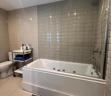 Terenure House | Cozy Home in Kimmage, Dublin - Perfect for Your Getaway