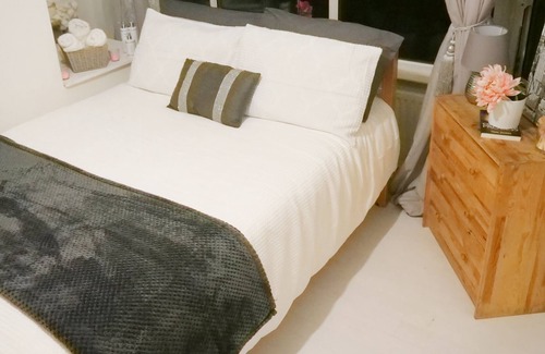 Welling House | Lovely Duplex House in a quiet suburb.