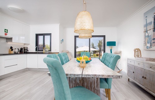 Manta Rota House | Elegant 2+2 Bed House with Ocean Views & Pool - Rated 9.8