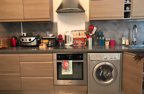 Quartier de la Roquette Apartment | Lovely F2 52m2, bedroom overlooking wooded garden
