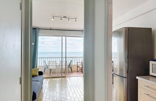 Palavas-les-Flots Apartment | Oceanfront Apartment in Palavas-les-Flots for 4 Guests