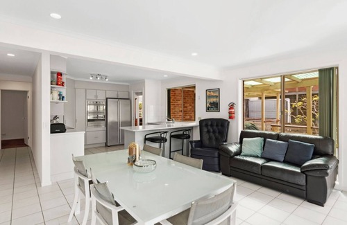 South Durras House | Family-Friendly Beach House with Pet Access Steps to Ocean