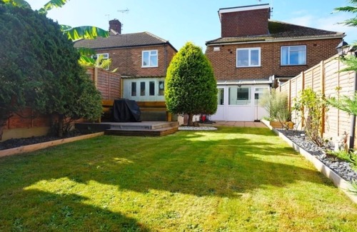 Gillingham House | Family-Friendly Retreat in Rainham: Your Peaceful Getaway