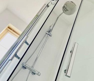 Liversedge House | Cozy Family Retreat with Easy Access to Leeds and M62