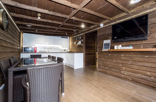 River House | Family-Friendly House in Dagenham, Steps from the Station