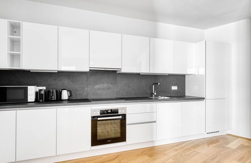 Favoriten Apartment | Modern 2BR Favoriten Apartment with Gym & Lounge Near Metro