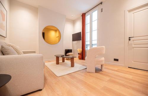 Saint-Merri Apartment | Charming Flat in the Marais with Excellent Guest Ratings
