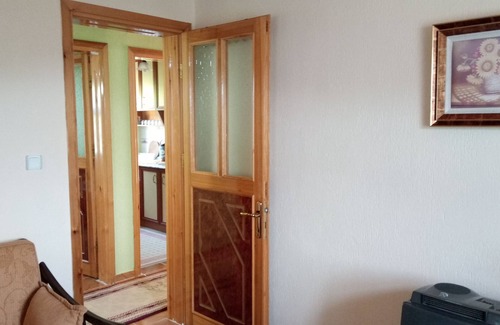 Menderes House | Serene Woodland Retreat Near the Sea with Great Amenities