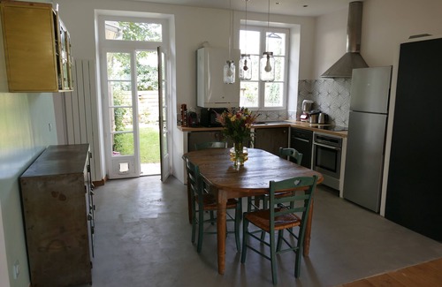 Chatou Apartment | Beautiful Garden Flat Near Paris for JO 2024 Guests