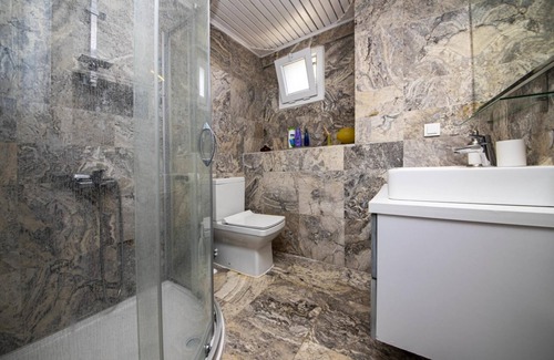 Golturkbuku Apartment | Relaxing Retreat with Pool and Nature Views in Bodrum