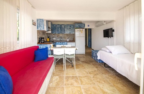 Golturkbuku Apartment | Lovely Flat with Pool and Nature View in Bodrum
