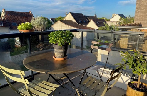 Romainville Apartment | lovely flat with terrace, in a quiet place