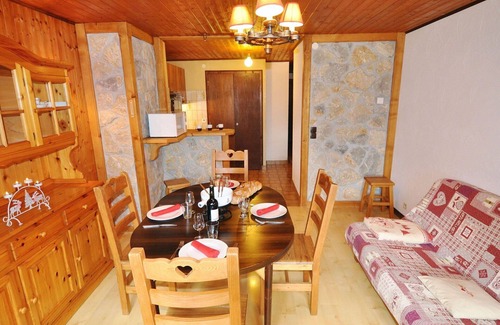 La Chapelle-d'Abondance Apartment | Cozy Apartment for 6 with WIFI, Balcony & Pet-Friendly Perks