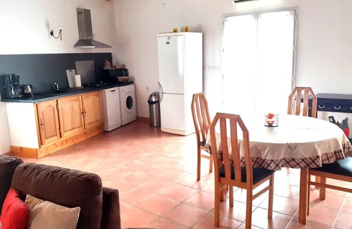Vedene Apartment | Discover La Cigale Apart-Villa with Pool & Spa in Provence