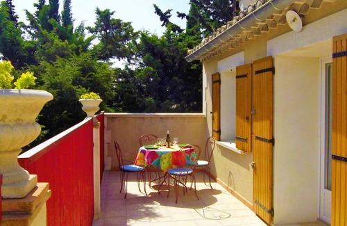 Vedene Apartment | Discover La Cigale Apart-Villa with Pool & Spa in Provence