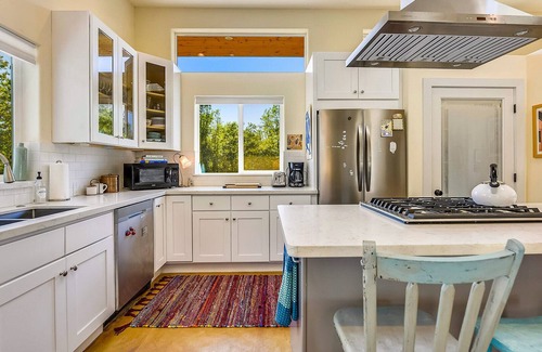 Graton House | Delightful Graton Home: High Rating & Pet-Friendly Amenities