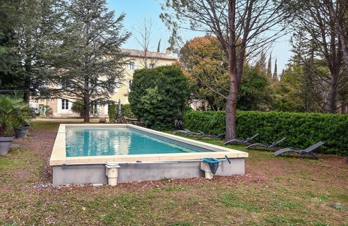 Entraigues-sur-la-Sorgue House | Experience Unforgettable Family Vacations in Provence