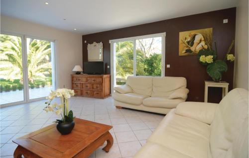 Villeneuve-les-Maguelone House | Beautiful 3 Bedroom Home with Pool in Villen-les-Maguelone