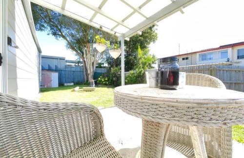 Redcliffe House | Discover a Hidden Gem in Redcliffe - Family-Friendly Retreat