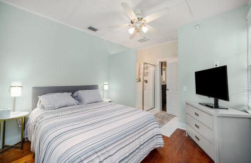 Westside House | Historic Downtown Charleston Home - Family-Friendly Retreat
