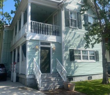 Westside House | Historic Downtown Charleston Home - Family-Friendly Retreat