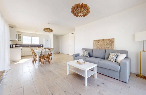 Les Magnils House | Lovely home in Les Magnils-Reigniers