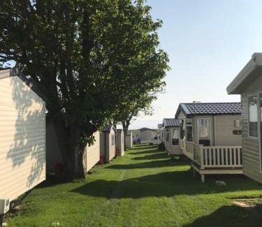 Wyke Regis Resort | Cozy Holiday Caravan at Pebble Bank - Pet Friendly Retreat