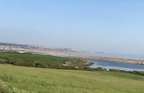 Wyke Regis Resort | Cozy Holiday Caravan at Pebble Bank - Pet Friendly Retreat