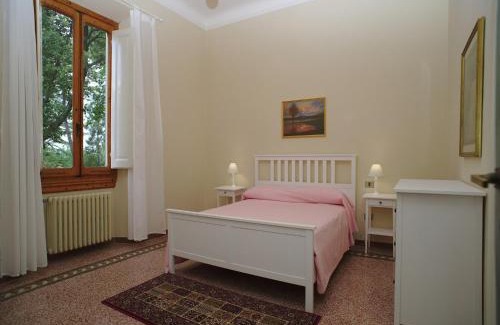 Montefiridolfi House | Scenic Holiday Home in Montefiridolfi with Pool Access