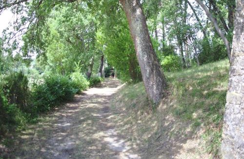 Montefiridolfi House | Scenic Holiday Home in Montefiridolfi with Pool Access